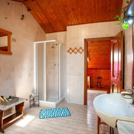 Дом отдыха Lovely In Poggio With Kitchen *