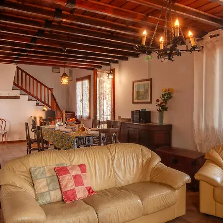 Дом отдыха Lovely In Poggio With Kitchen *