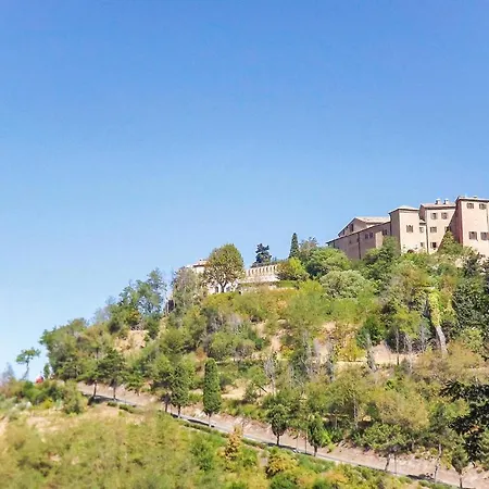 Lovely In Poggio With Kitchen Сasa de vacaciones